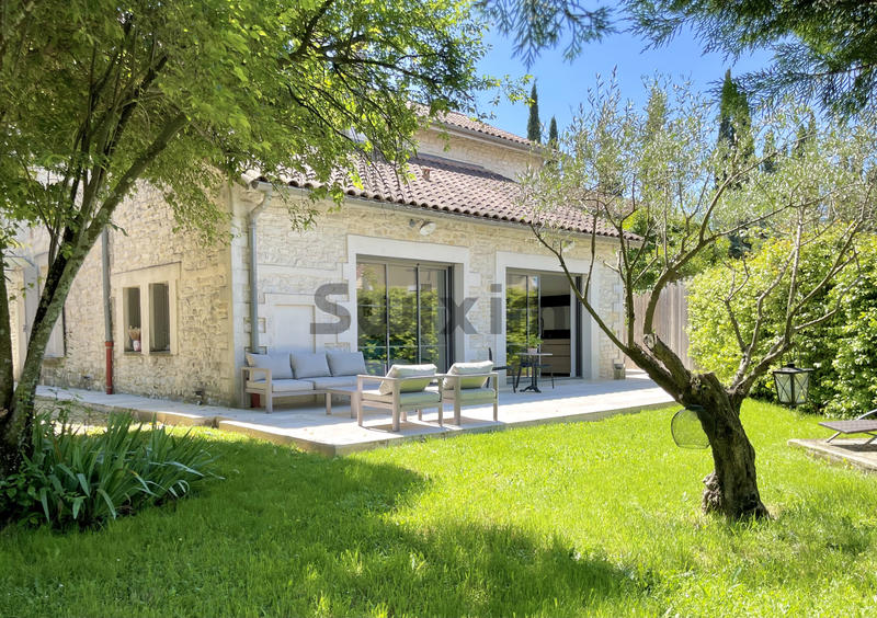 Maison - 180 m² - 6 pièces