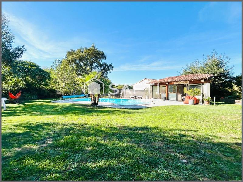 Maison - 269 m² - 9 pièces