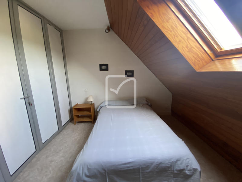 Maison - 168 m² - 9 pièces