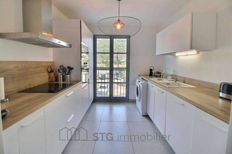 Appartement - 91 m² - 3 pièces