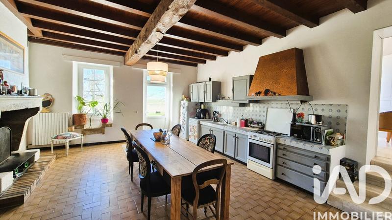 Maison - 379 m² - 10 pièces