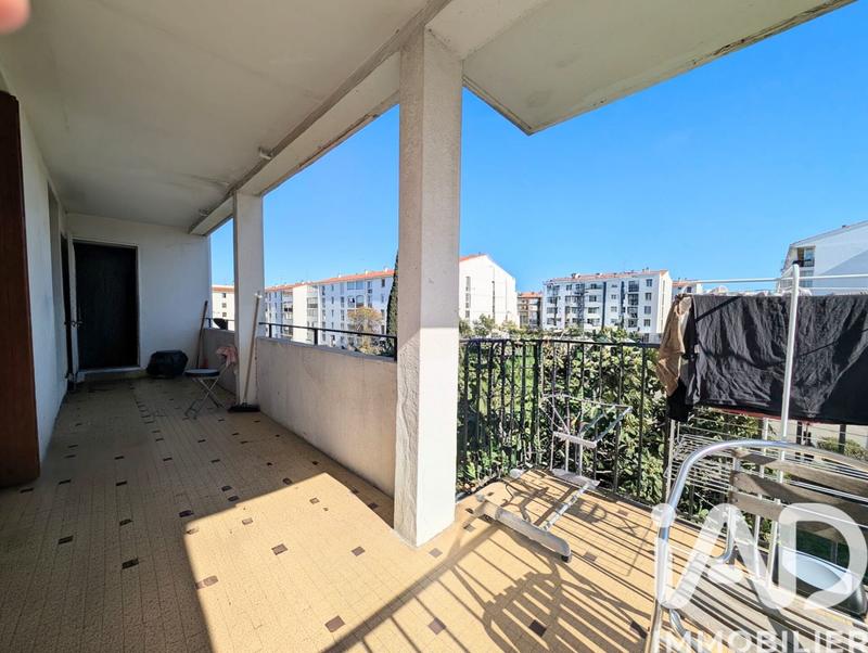 Appartement - 100 m² - 6 pièces