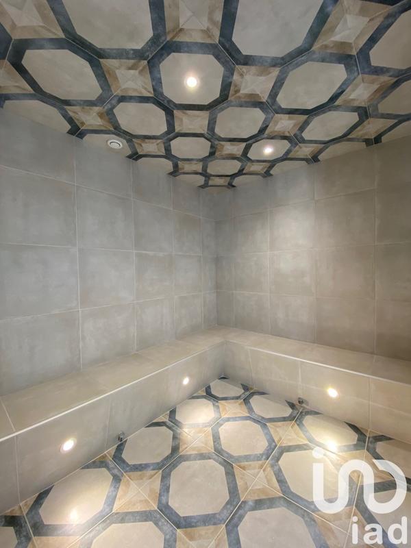 Maison - 855 m² - 22 pièces