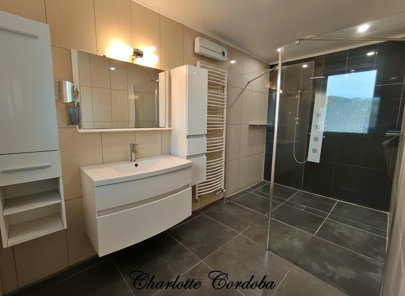 Maison - 253 m² - 9 pièces