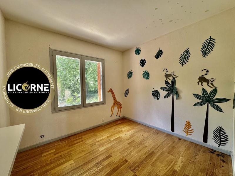 Villa - 168 m² - 9 pièces