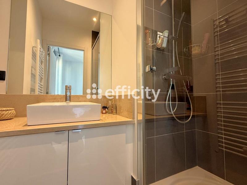 Appartement - 100 m² - 4 pièces