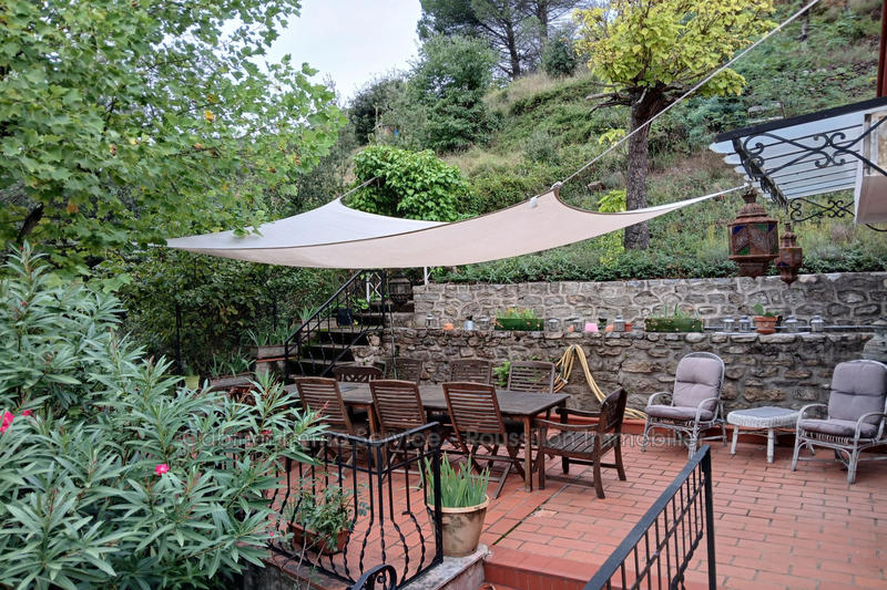 Propriété - 180 m² - 6 pièces