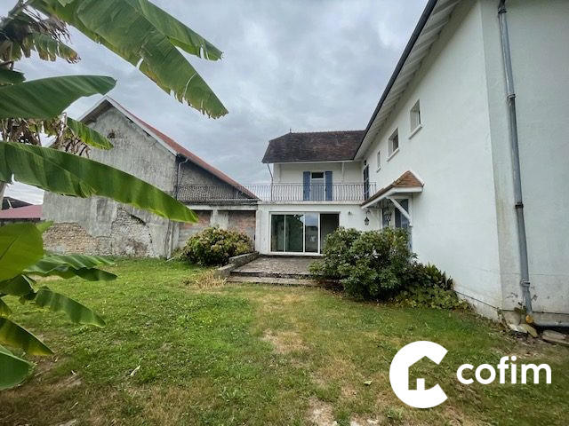 Maison - 270 m² - 8 pièces