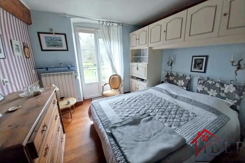 Moulin - 300 m² - 7 pièces