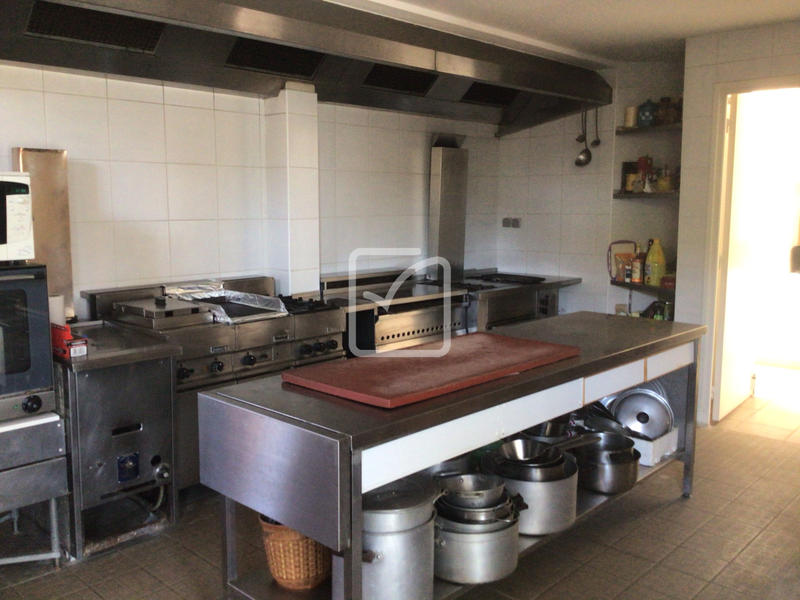 Maison - 397 m² - 17 pièces