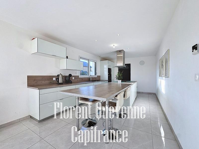 Maison - 151 m² - 6 pièces