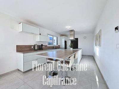 Maison - 151 m² - 6 pièces