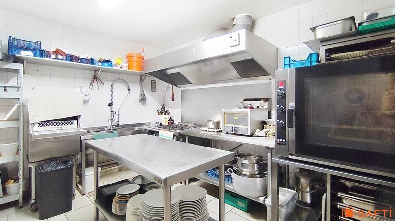 Local commercial - 132 m²