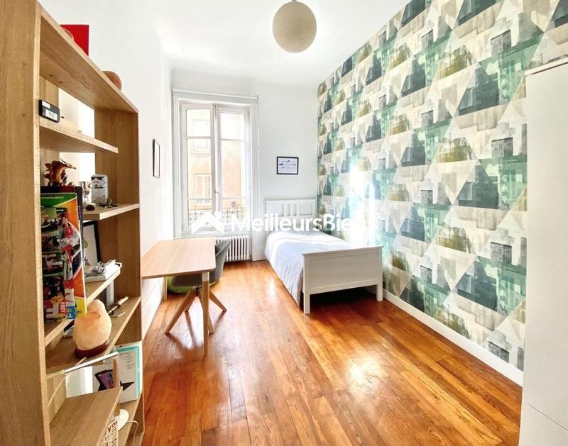 Appartement bourgeois - 117 m² - 4 pièces