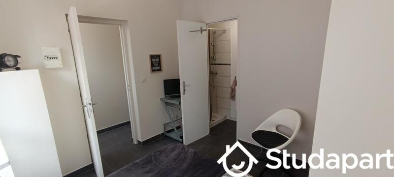 Chambre - 11 m² - 1 pièce