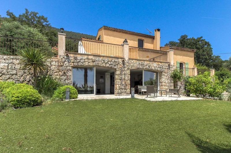 Villa - 250 m² - 7 pièces