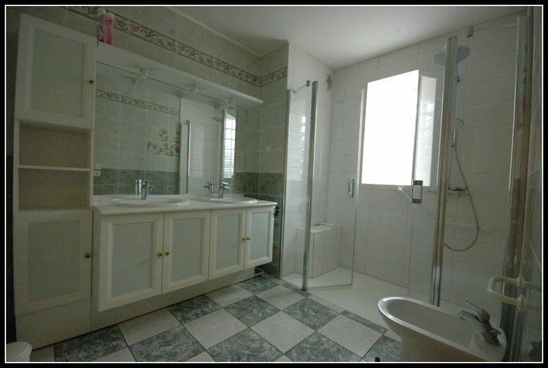 Maison traditionnelle - 200 m² - 6 pièces