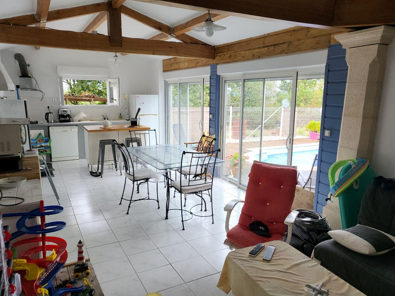 Maison - 235 m² - 11 pièces