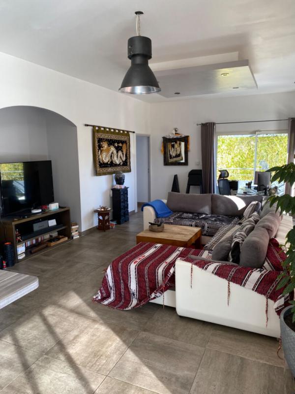 Maison - 224 m² - 9 pièces