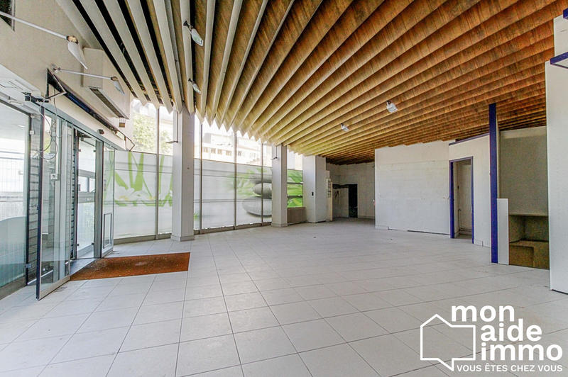 Local commercial - 148 m² - 3 pièces