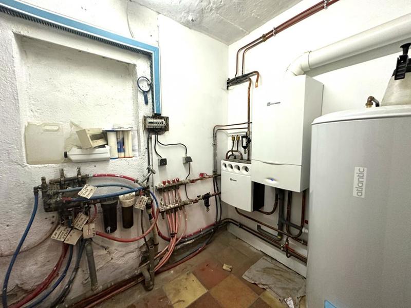 Maison - 198 m² - 9 pièces