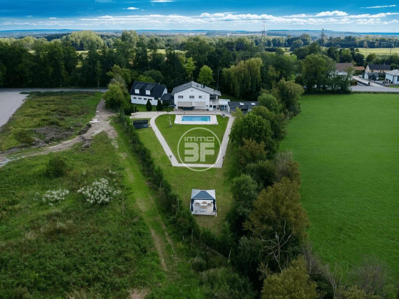 Villa - 486 m² - 11 pièces