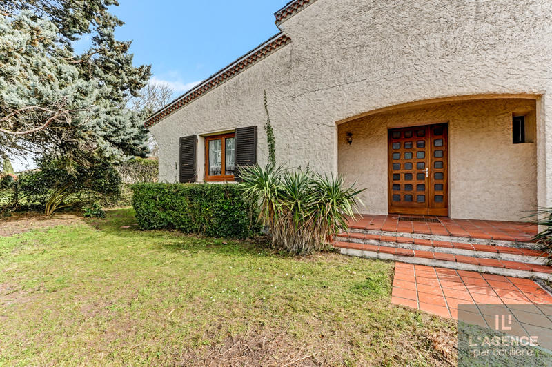 Maison - 140 m² - 5 pièces