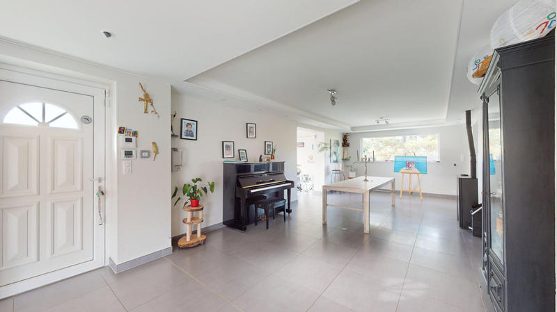 Maison - 300 m² - 11 pièces