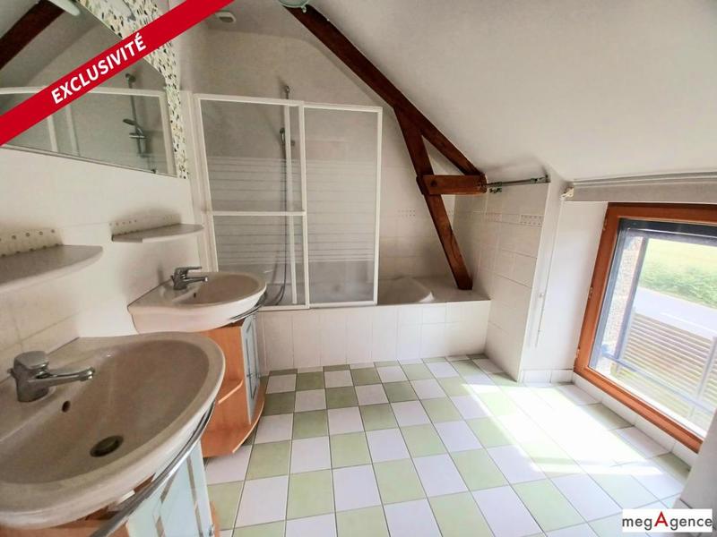 Maison - 240 m² - 9 pièces