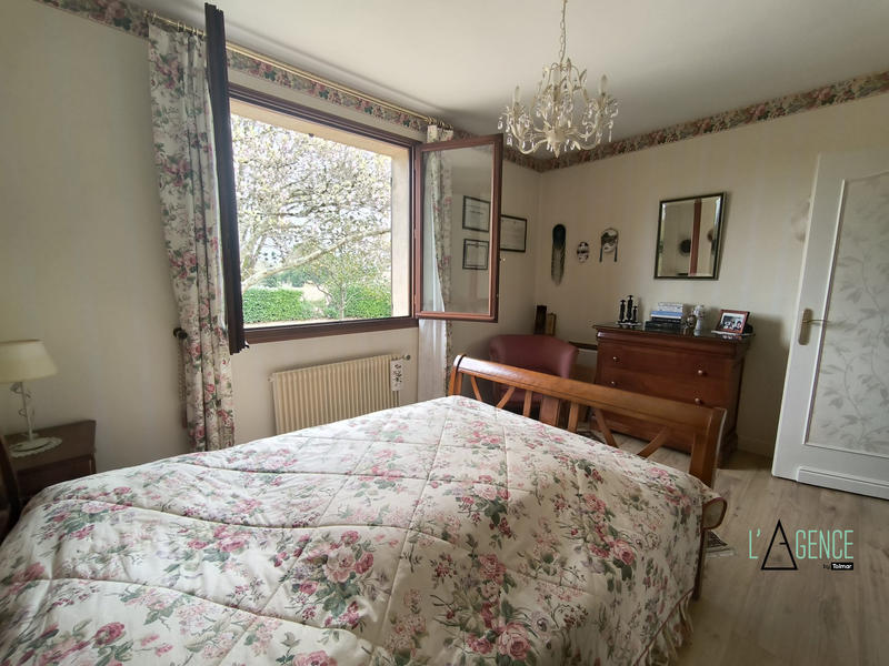 Maison traditionnelle - 287 m² - 9 pièces