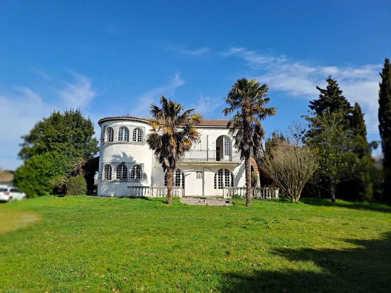 Maison - 298 m² - 6 pièces