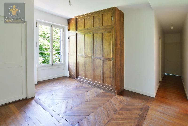 Maison - 333 m² - 10 pièces