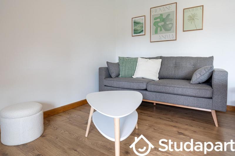 Chambre - 10 m² - 1 pièce