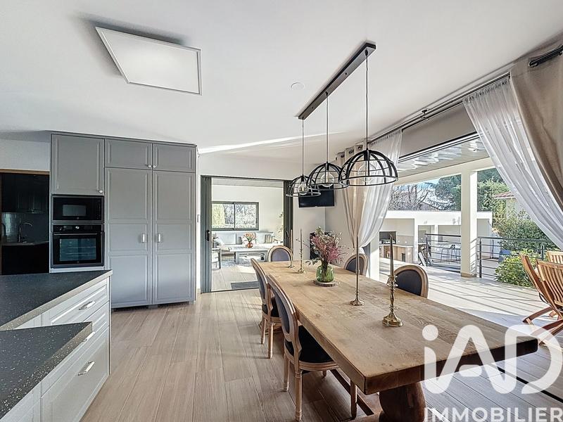 Maison - 190 m² - 5 pièces