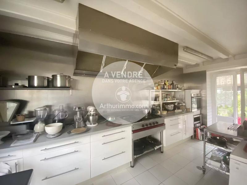 Maison - 228 m² - 8 pièces