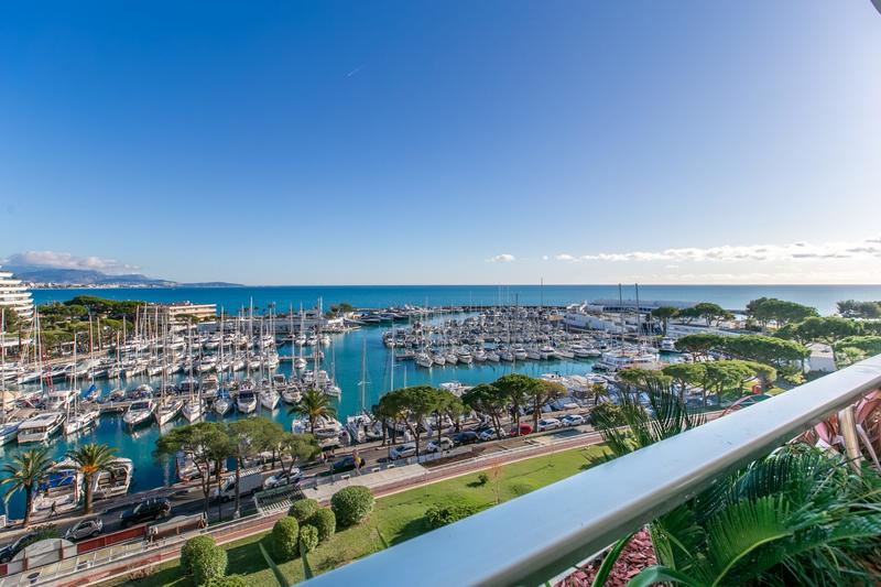 Appartement - 90 m² - 3 pièces