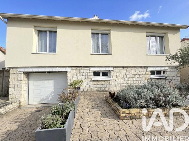 Maison - 95 m² - 5 pièces
