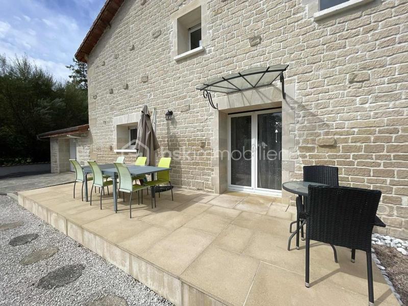 Maison - 225 m² - 6 pièces