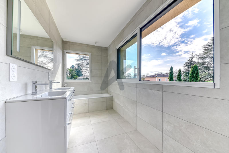 Maison - 189 m² - 7 pièces