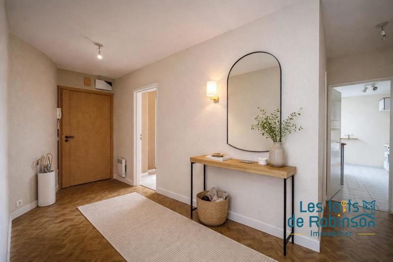 Appartement - 99 m² - 4 pièces