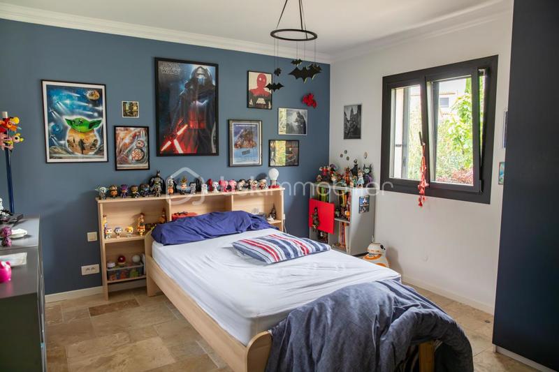 Demeure - 262 m² - 7 pièces