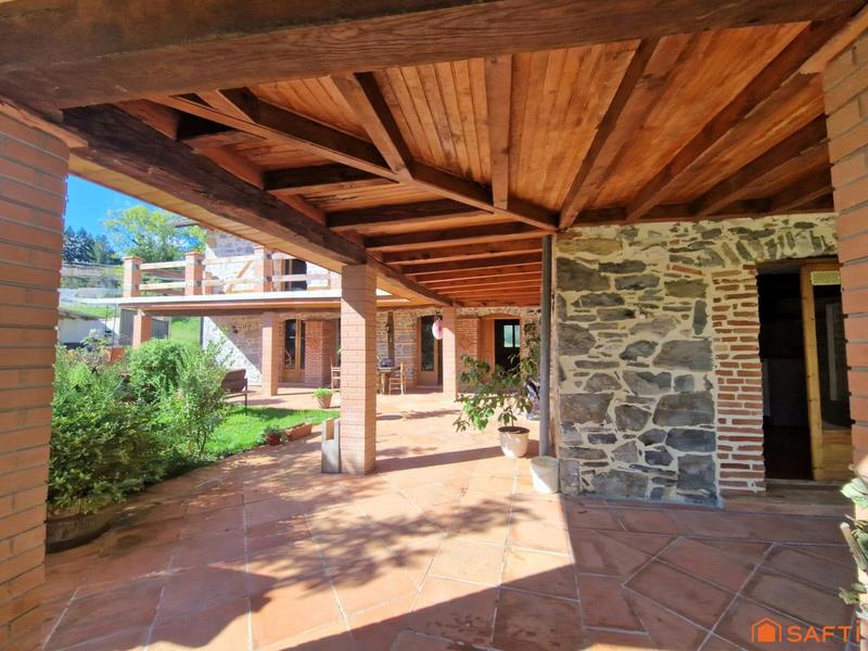 Maison - 440 m² - 11 pièces