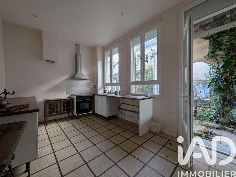 Maison - 302 m² - 12 pièces