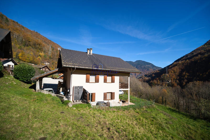 Maison traditionnelle - 202 m² - 8 pièces