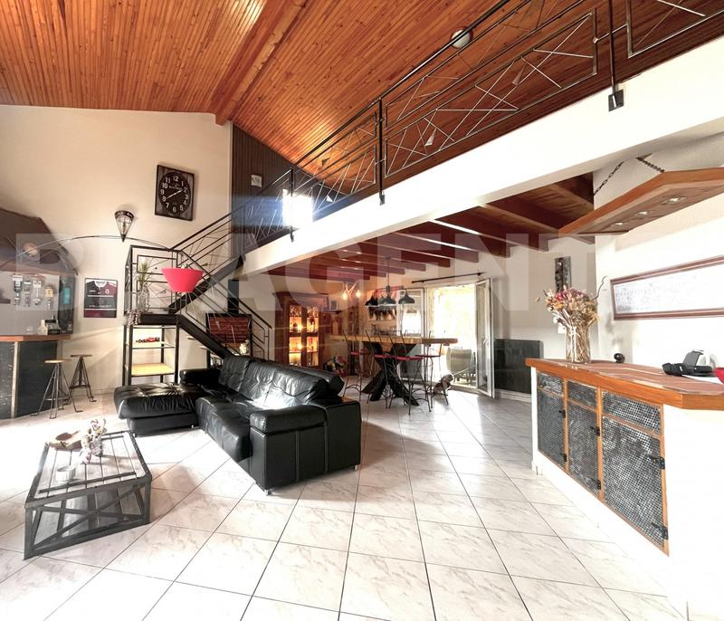 Maison toulousaine - 200 m² - 7 pièces