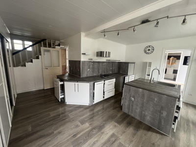 Maison - 230 m² - 5 pièces