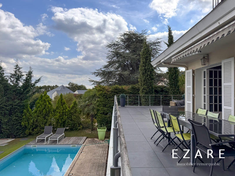 Maison - 440 m² - 10 pièces