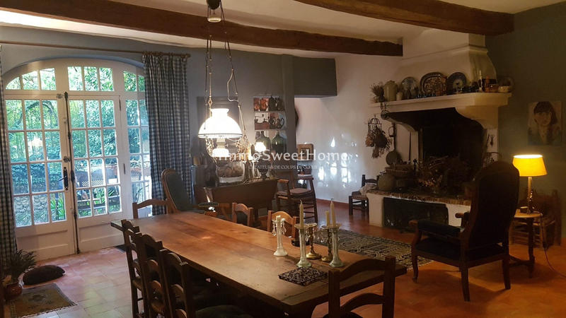 Mas - 338 m² - 14 pièces