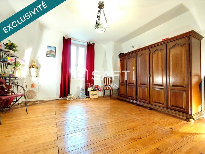 Maison - 216 m² - 9 pièces