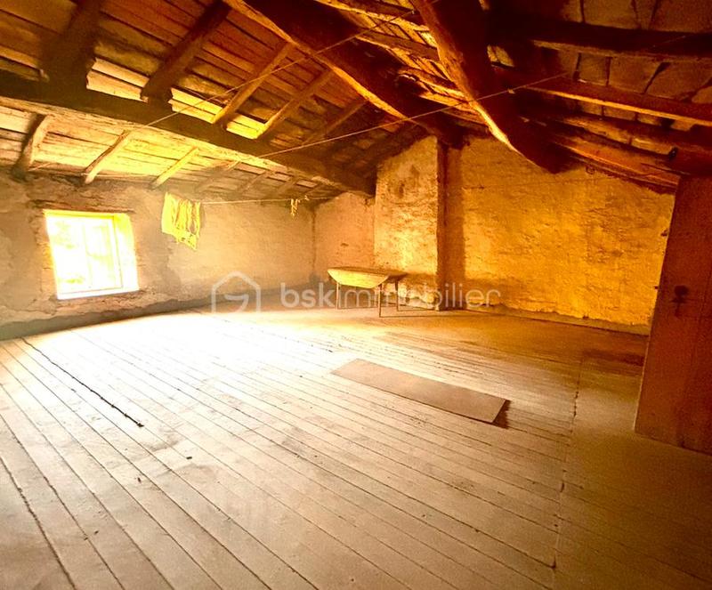 Maison - 220 m² - 6 pièces